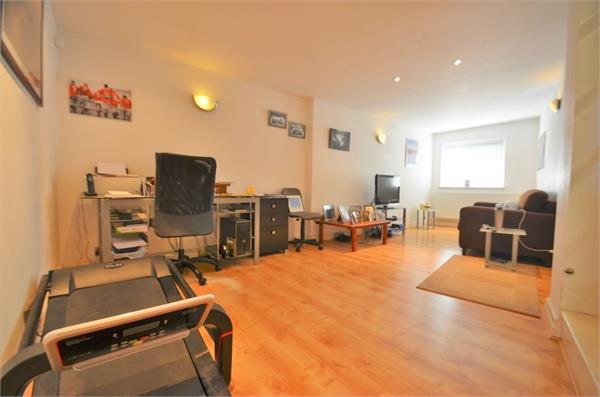 Highview Gardens, Edgware